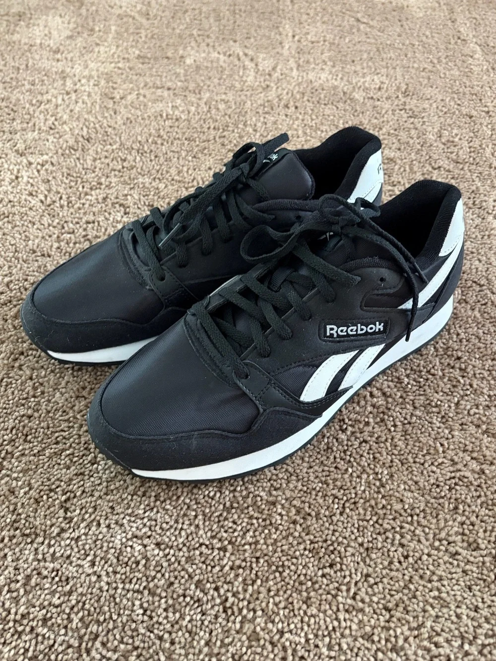 Reebok Men's classic sneakers